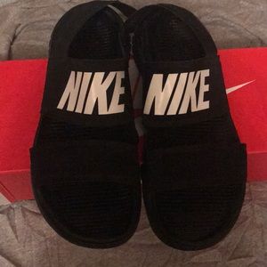 Nike Tanjun Sandals Size 7